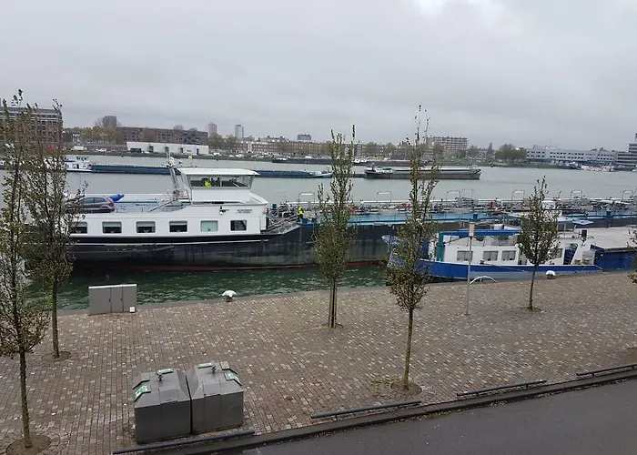 Sewdien's Maashaven *