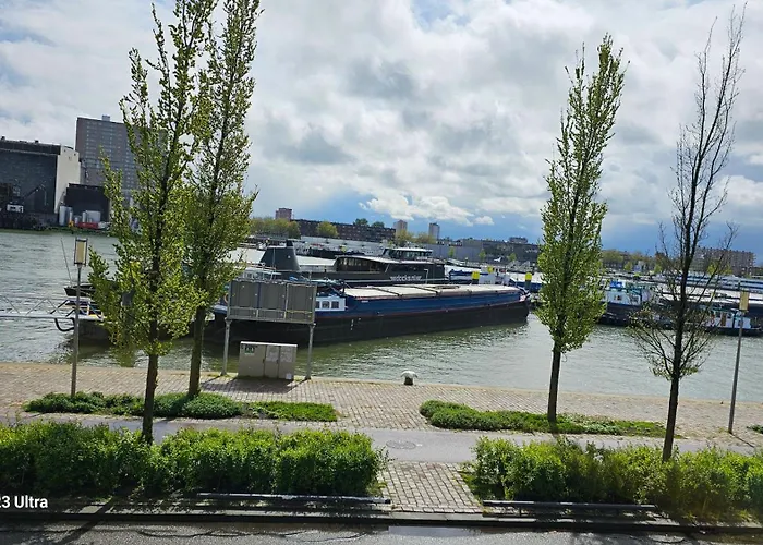 Sewdien's Maashaven Apartamento